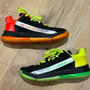 Nike LeBron XVIII 18 Soundwave Black Crimson Volt Shoes Size 3Y